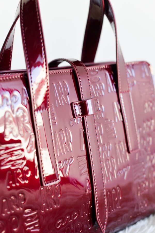 Bolso Tote Charol Logo ARP Granate - Imagen 4