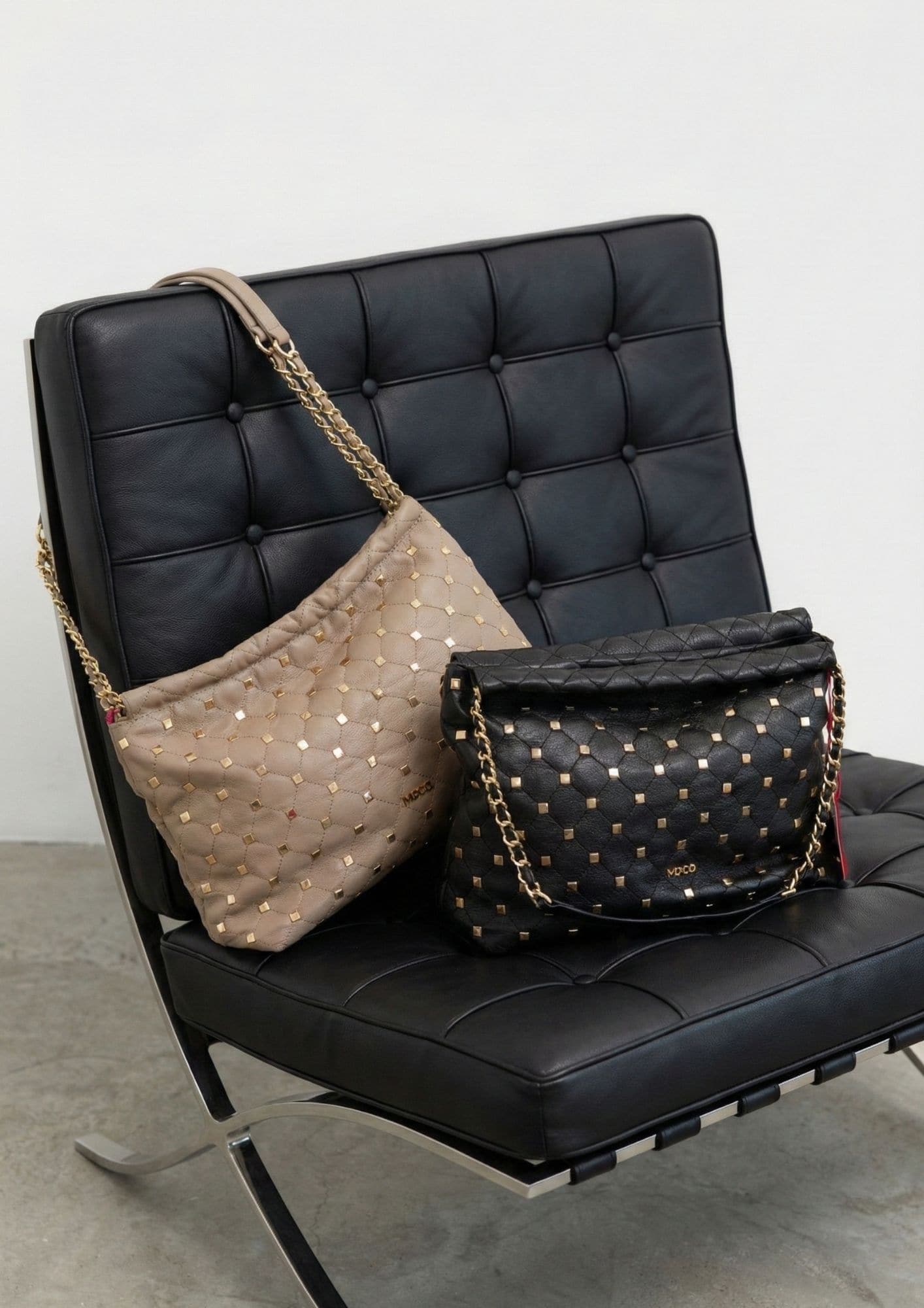 Bolso Saco Tachuelas Beige Noco - Imagen 2