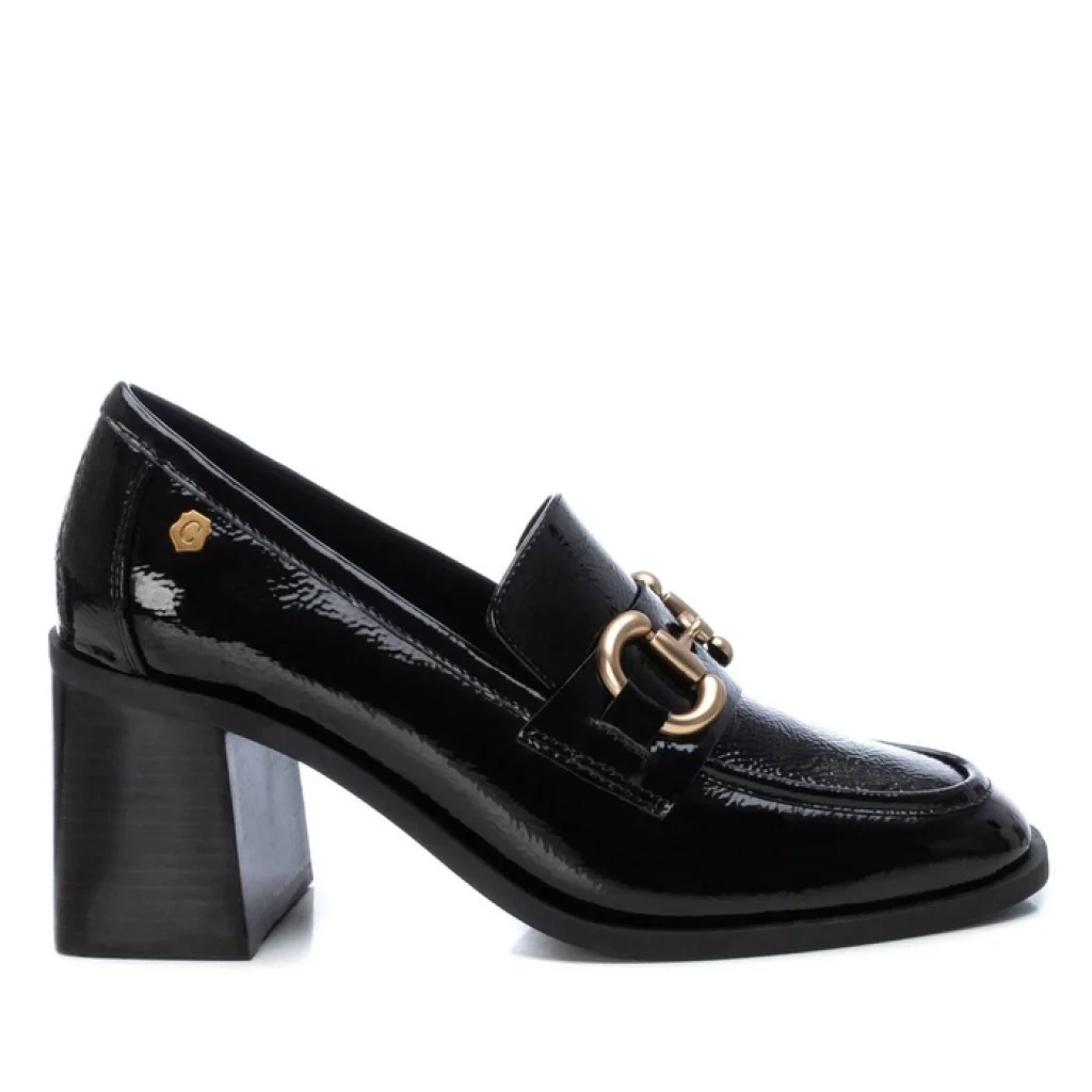 Zapato Charol Negro Carmela 16115701-4